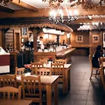Apartahotel Apartmán-hotel Jítravský Dvorec 4*