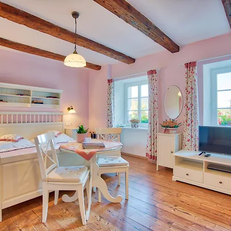Aparthotel Apartmán-hotel Jítravský Dvorec 4*