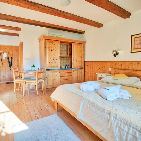 Aparthotel Apartmán-hotel Jítravský Dvorec