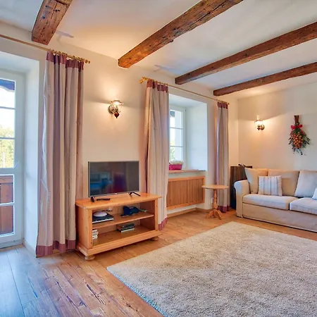 Apartmán-hotel Jítravský Dvorec 4* Rynoltice